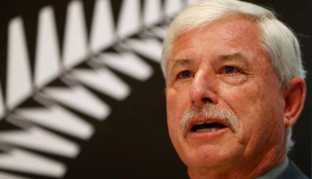 Sir Richard Hadlee bowel liver cancer New Zealand