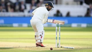 India struggling to breach 300-run mark in overseas Tests