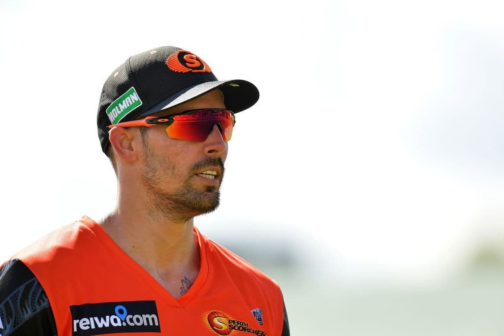 Mitchell Johnson grabs 7 for -35? You read that right