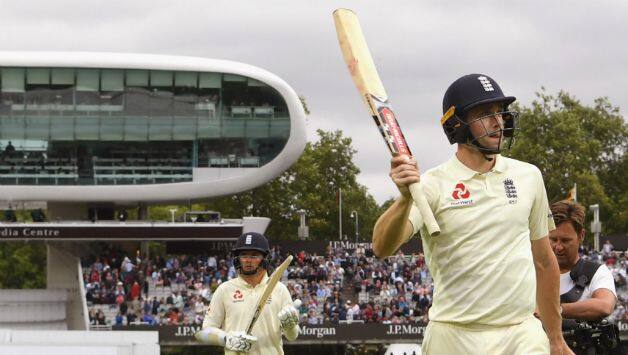 Chris Woakes was batting on 120* at stumps on day 3 © Getty Images