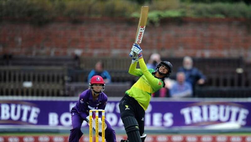 Smriti Mandhana batting