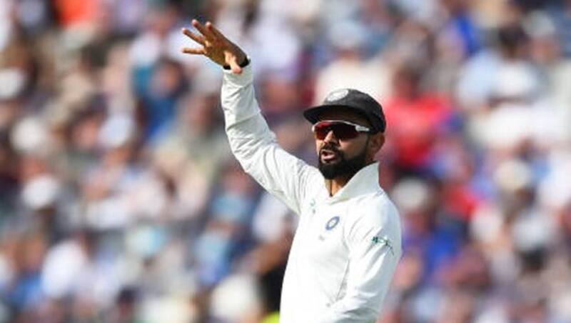 virar-kohli-mic