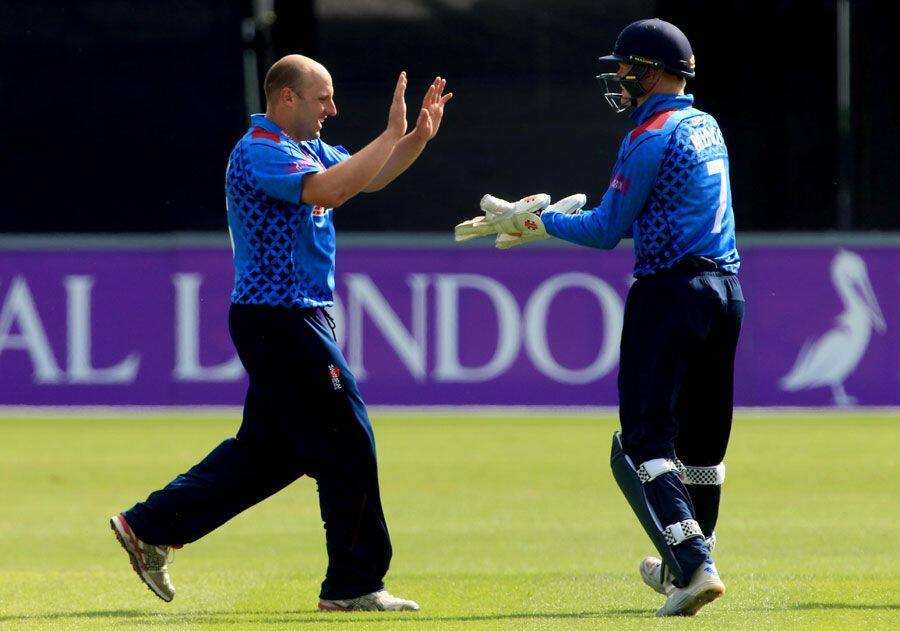 Former England and Kent offspinner James Tredwell retires
