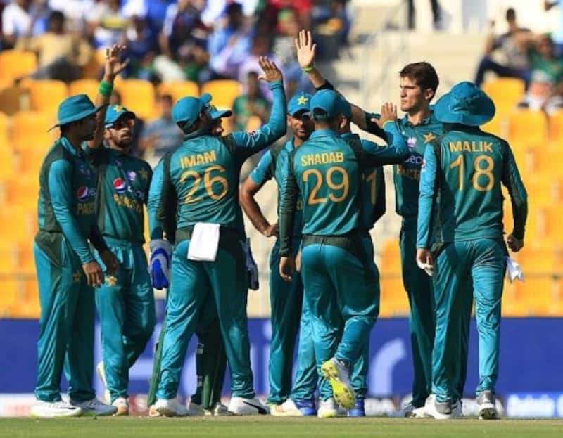 Shaheen Afridi ended with figures of 2/35 while leg-spinner Shadab Khan picked 2/30 as Pakistan won their 10th T20I series in a row. @ Getty Images