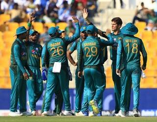 Pakistan beat Australia in second t20 by 11 runs to seal series