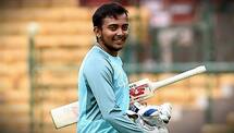 Gundappa Viswanath’s surprise visit delights young Prithvi Shaw