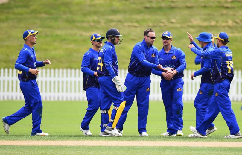 Air New Zealand flight carrying Otago cricket team struck by lightning