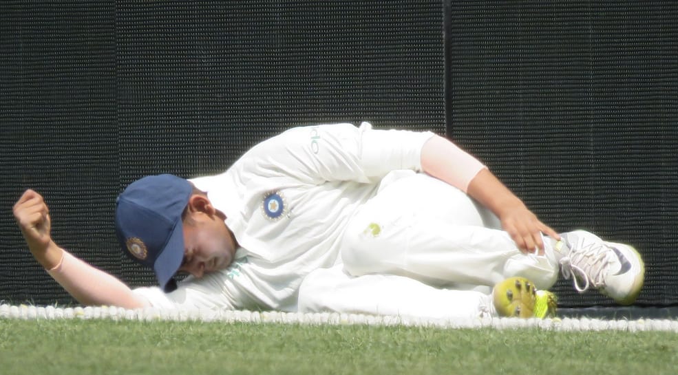 VIDEO: Prithvi Shaw injures left ankle, carried off SCG outfield