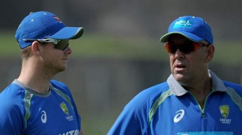 Darren Lehmann with Steve Smith. @ AFP