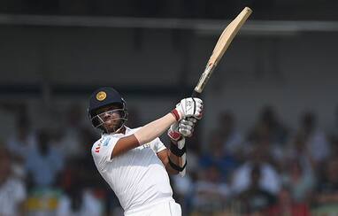 Kusal Mendis took his overnight 11 to 72 before retiring out