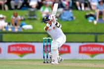 Kusal Mendis and Dinesh Chandimal take Sri Lanka to lunch unscathed