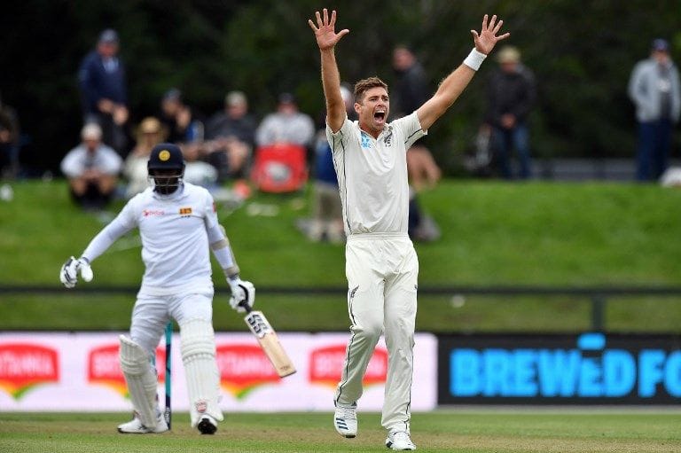 Tim Southee claimed the first three Sri Lankan wickets to fall.