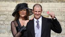 Andrew Strauss’s wife dies from cancer