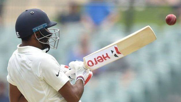 Expected more from lower order: Sanjay Bangar