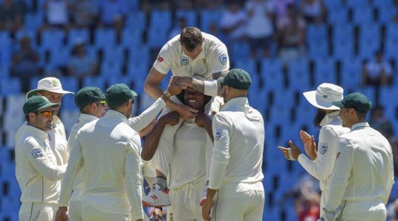 Dale Steyn became South Africa's leading Test wicket-taker as Pakistan struggled on the opening day of the first Test at SuperSport Park on Wednesday.