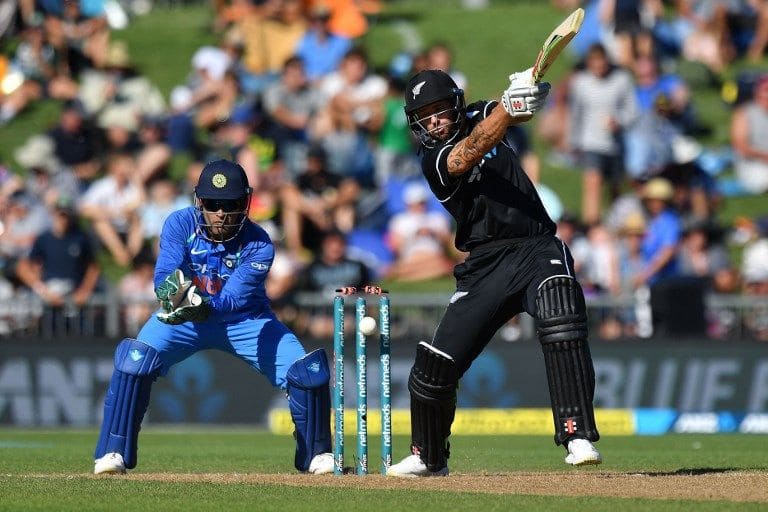 Doug Bracewell was bowled in a collapse of five wickets for 24 runs.