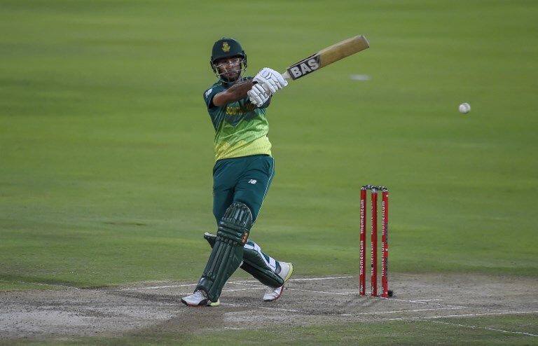 Reeza Hendricks finished 83* not out as South Africa went up 2-1.