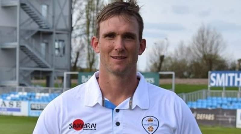 South African international Hardus Viljoen ended his Kolpak deal with England County Derbyshire, requested to have the final year of his contract terminated.