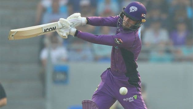 BBL: Hobart Hurricanes cruise to nine-wicket win over Brisbane Heat