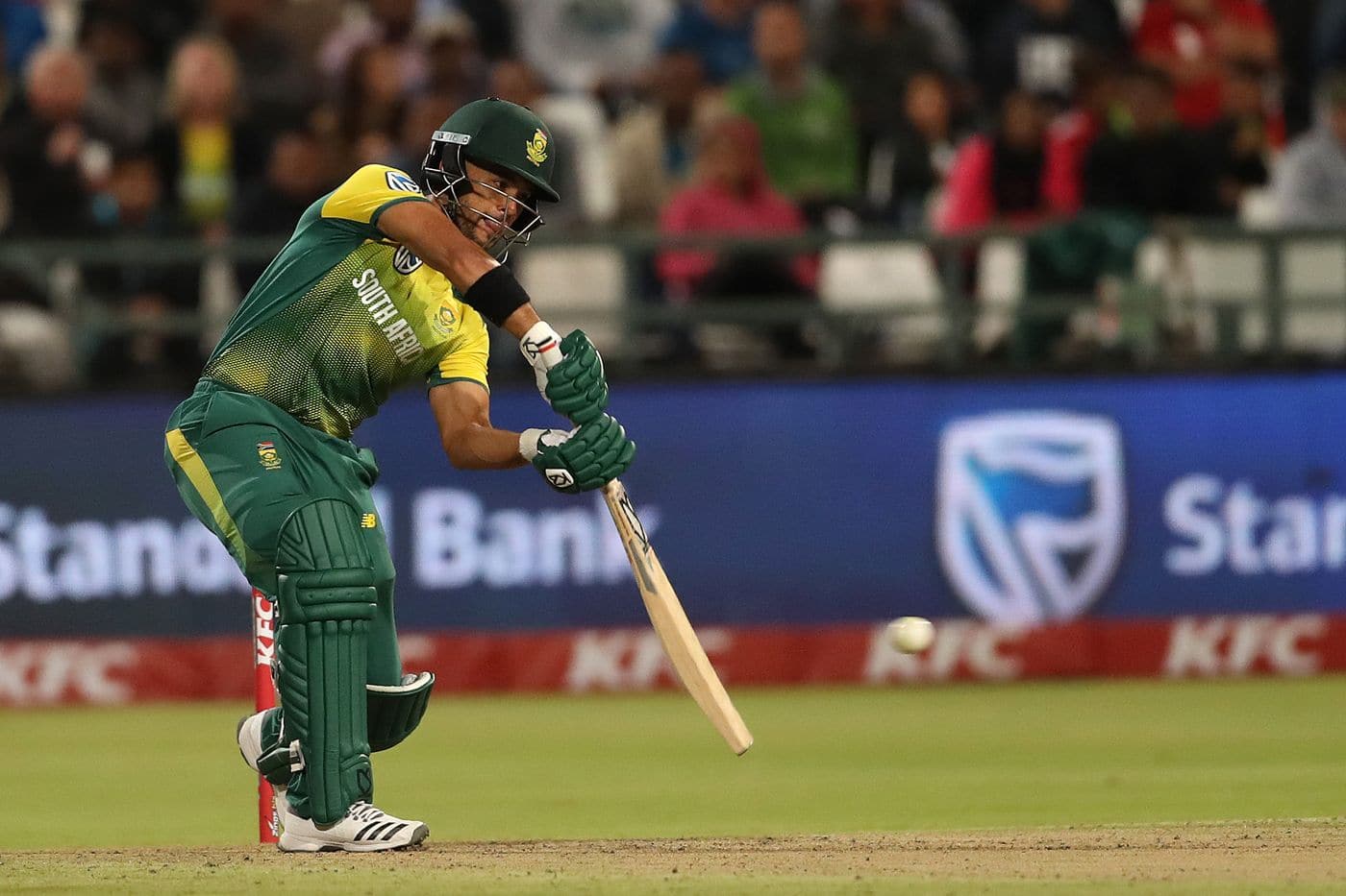 Shoulder injury leaves JP Duminy doubtful for Sri Lanka ODIs