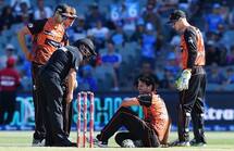 Big Bash League: Nathan Coulter-Nile taken to hospital after ‘bad bout of vertigo’