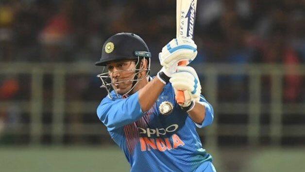 “He was trying to get us to a safe total,” Bumrah defends Dhoni’s refusal to take singles