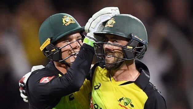 Alex Carey and Glenn Maxwell