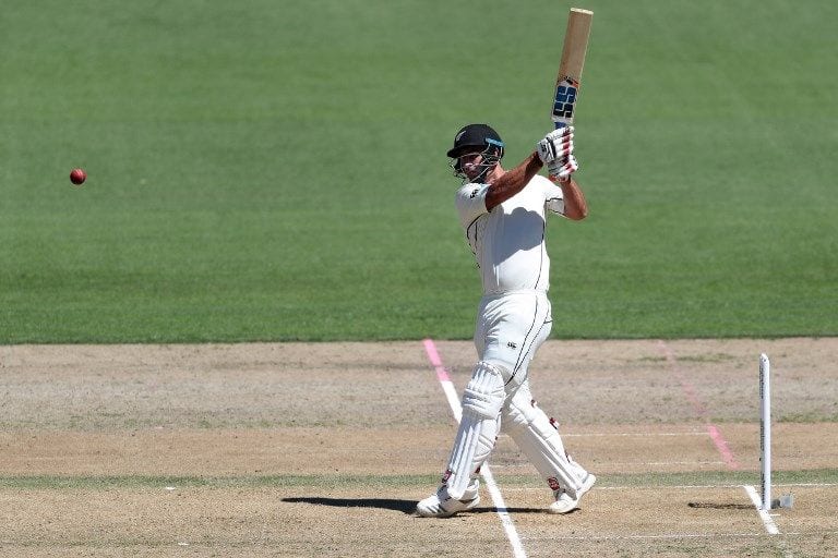 The allrounder Colin de Grandhomme smashed 76 off 53 ball