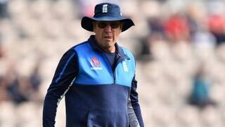 Bayliss, Farbrace expect more cricket in Pakistan