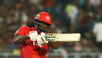 IPL 2019: Injury Concerns for Punjab as Chris Gayle Twists His Back During Game against Mumbai Indians