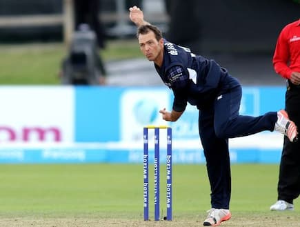 Con de Lange, Scotland cricketer, dies aged 38 after brain tumour