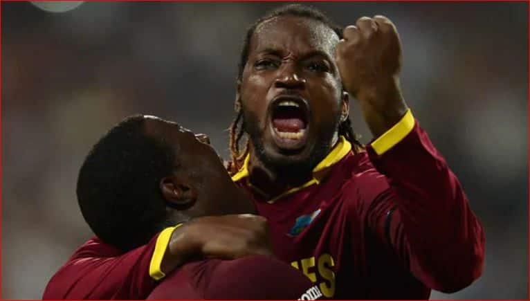 Carlos Brathwaite Chris Gayle © Getty Images