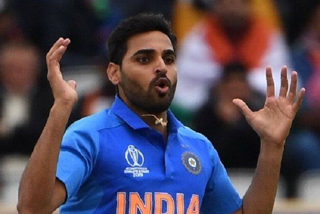 Bhuvneshwar Kumar, Bhuvneshwar Kumar injury, Cricket World Cup 2019, live cricket score, IND vs PAK live score, ball by ball commentary, IND vs PAK, IND vs PAK live streaming, IND vs PAK scoreboard