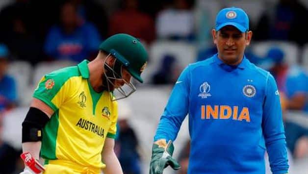 MS Dhoni David Warner AFP