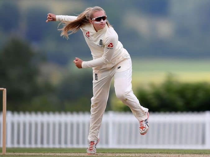 Kirstie Gordon bowling