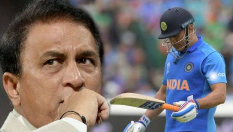 Sunil Gavaskar(L), MS Dhoni (R) Sunil Gavaskar(L), MS Dhoni (R)