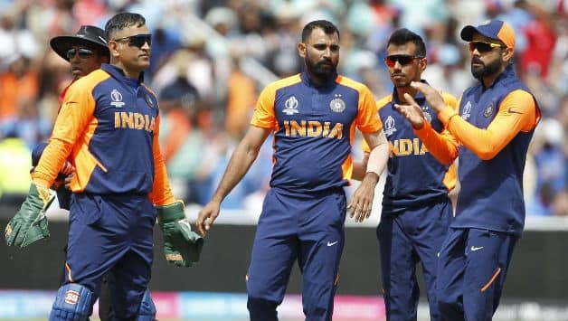 Mohammed shami with MS Dhoni and Virat Kohli
