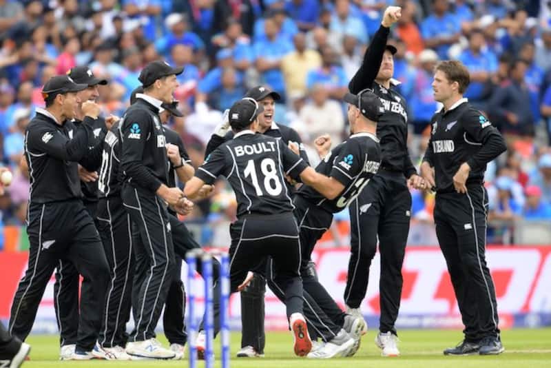 martin guptill ms dhoni