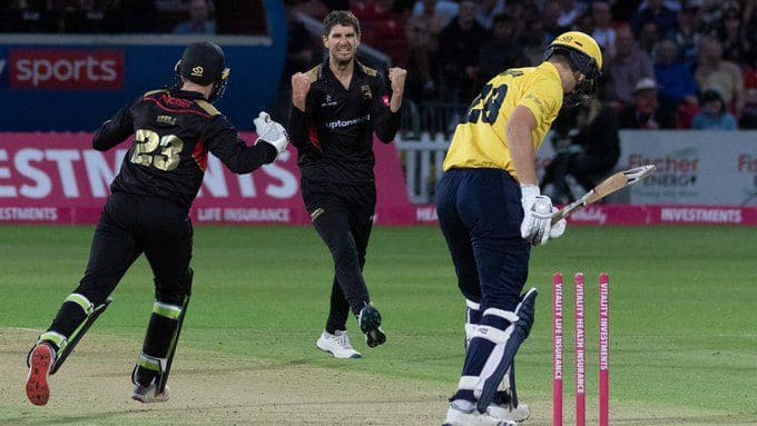 Vitality T20 Blast: Colin Ackermann takes 7/18 to set T20 bowling record as Leicestershire Foxes win