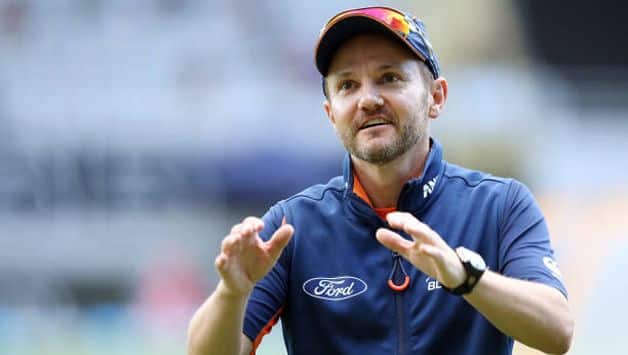 Hesson congratulates Shastri for retaining India head coach role