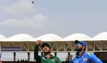 2nd ODI: Pakistan opt to bat under clear skies