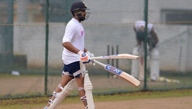 1st Test: India bat, South Africa include three spinners