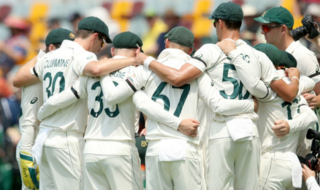 Australia vs pakistan 1st test australian cricketers wear black armbands in memory of former player tony mann pak 125 5 at tea