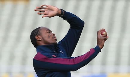 Go on Have Your Moment on Twitter: Jofra Archer Takes Exception to Tino Best’s ‘Constructive Criticism’