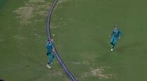 Big Bash League: Matt Renshaw, Tom Banton Grab Unthinkable Catch, Causes Confusion