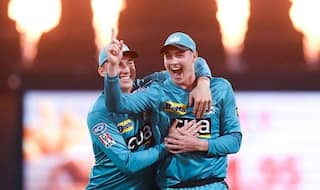 Big Bash League: Matt Renshaw-Tom Banton Relay Catch to Dismiss Mathew Wade Stirs Controversy During During Brisbane Heat vs Hobart Hurricanes Match | WATCH VIDEO