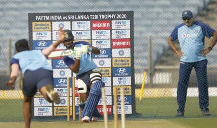 New zealand vs india 4th t20i fans celebrates as sanju samson get to open 3927232 3927232