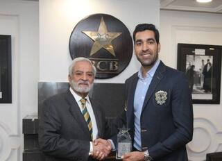 Umar Gul Honoured by PCB for 2009 World T20 Heroics