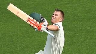 Video david warner gave his bat to young fan at scg