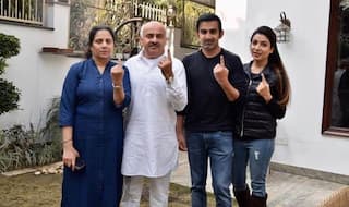 Delhi Assembly Elections 2020: BJP MP Gautam Gambhir Casts Vote With Family, Says ‘Voting is Not Only Our Right But Our Power’